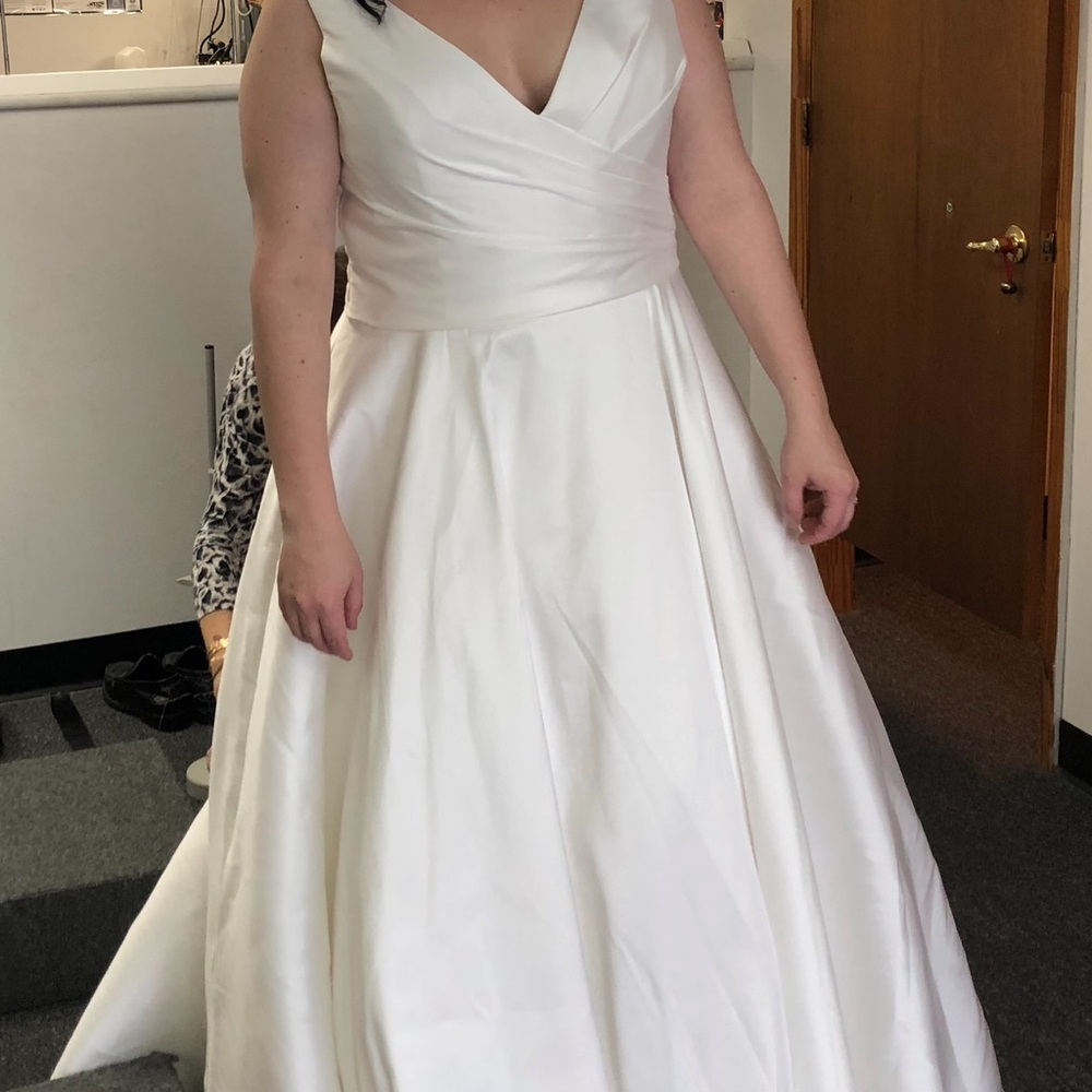 Sincerity Bridal White Wedding Dress - Picture 5 of 16